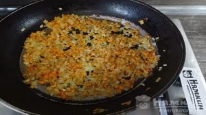 Гороховый суп со свиными ребрышками по-домашнему