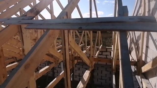 Стропильная система, краткий обзор, монтаж обрешетки. #Good house смотреть онлайн