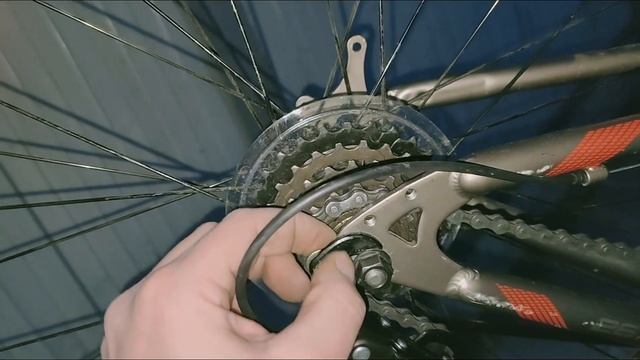Стальной петух сломали, колхозим крепление переключателя на заднюю ось велосипеда