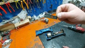 Замена кнопки в УШМ аккумуляторной Зубр АВ-125-41 в сервисном центре Энтузиаст-сервис