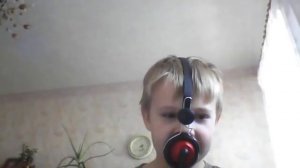 как гаворить с людьми через наушники без микрофона!!!