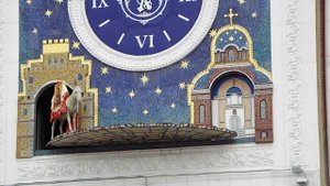 Йошкар-Ола. Площадь Оболенского-Ноготкова. Знаменитые часы с осликом.