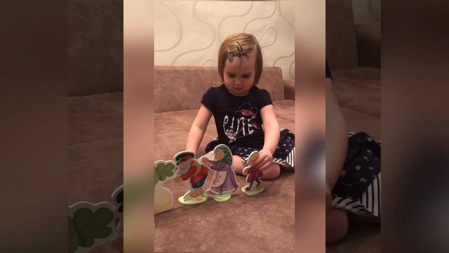 Саша Милаша рассказывает сказку «Репка» смотреть онлайн