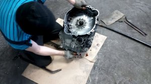 Замена сальника вариатора(гидротрансформатора) Mitsubishi Lancer cedia.