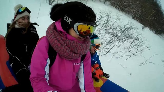 катаемся на банане по снегу смотреть онлайн