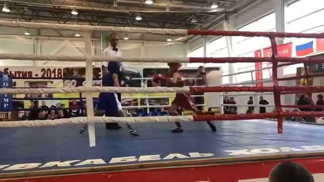 Турнир по боксу памяти Миклухо Маклая,Окуловка. Серебряков Василий(красный) 14.10.18г, 2 раунд смотреть онлайн
