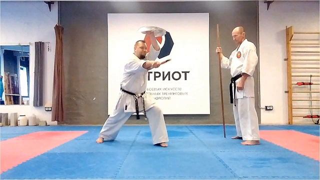 Bunkai (application) kata Kanegawa no Tinbe (shield Tinbe from the sea turtle and spear Rochin) смотреть онлайн
