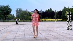 Малышка Цинцин озорно танцует под "Модерн токинг"