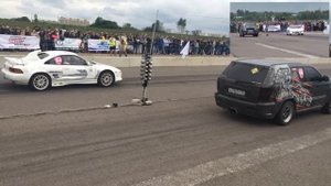 Jeep Grand Cherokee SRT-8 vs Toyota MR2