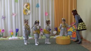 Танец мышат  Младшая группа