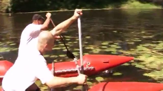 З веслом у руках, осідлавши катамарани, байдарки та каяки полтавці змагалися за кубок смотреть онлайн