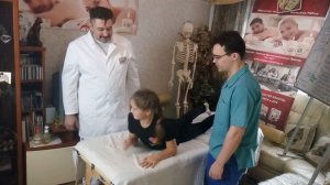 Мануальная правка шеи, пациент лицом вниз. Обучение от Олега-Олафа Гудвина