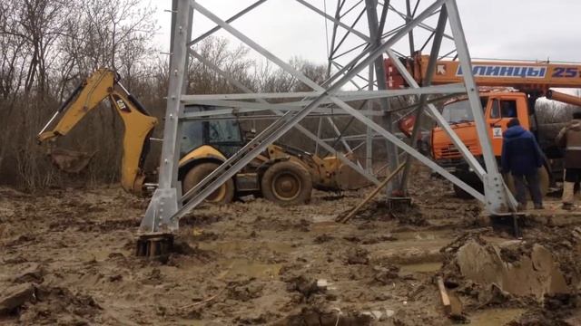 Кран засел по самую раму. Кубовик и петушок еле вытянули. Жесть смотреть онлайн