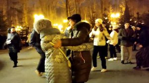 МАЛИНА, СЛАДКО НА ГУБАХ!??❄️/ТАНЦЫ В ПАРКЕ ГОРЬКОГО ХАРЬКОВ ДЕКАБРЬ 2021