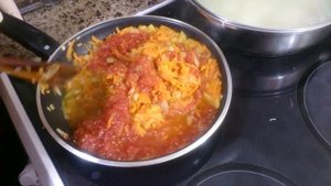 Тушеная капуста . Очень вкусно ! Быстро , просто , бюджетно ! (Постное блюдо )