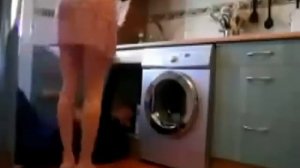 Горячая девушка и слесарь!