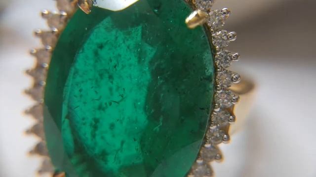 Дуплет из Синтетического Изумруда с Подложкой из Кварца, Услуги Геммолога, Viland Dannecker смотреть онлайн