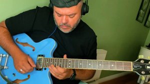 Hofner Verythin Contemporary Powder Blue - B.B. King style jam