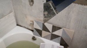 укладка плитки, вырезание отверстий в плитке,запил плитки под 45 градусов