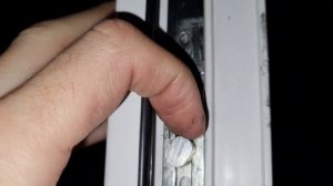 Почему сломалась фурнитура окна или двери? Регулировка, замена и причины.