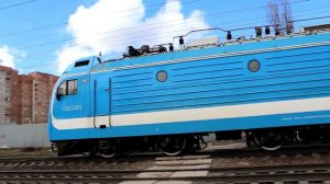 Электровоз ЭП1М-690 с поездом №382 Москва — Грозный