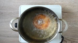 Пончики во фритюре с шоколадом