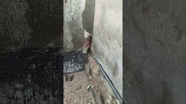 Стяжка стен треснувшего дома в Донецке!!!