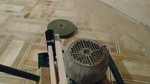 Плоскошлифовальная машина для паркета.