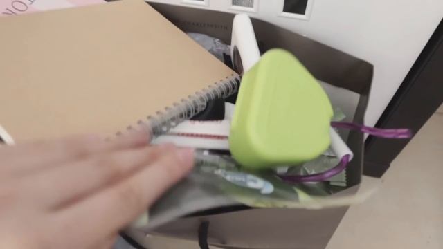 Room tour | 드디어 기숙사 탈출!??싱가폴 유학생 이사 브이로그& 룸 투어? 첫 자취방 소개합니다❤️?