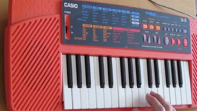 Some happy swing on a pile of Casio keyboards смотреть онлайн