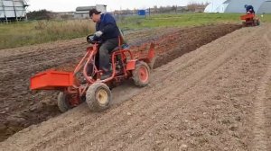 Мини трактор "Агат" с оборотным и двухкорпусными плугами