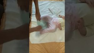 Широкое пеленание без проблем Поверх ползунков