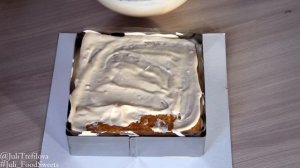 ДОМАШНИЙ МЕДОВИК С КРЕМОМ ИЗ СМЕТАНЫ И ВАРЁНОЙ СГУЩЁНКИ | Russian Honey Cake | #Juli_FoodSweets
