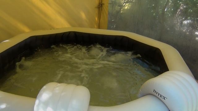 Бассейн с джакузи в моем дворе смотреть онлайн