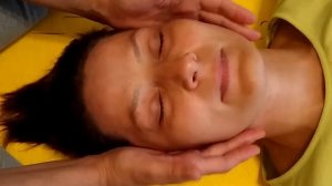 Массаж головы, расслабление лба и виска | Обучение в группе