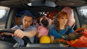 Реклама Ozon Express Доставим за час вам на дачу! и реклама MTC + Spotify