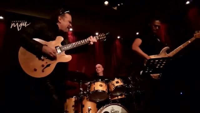 Søren Lee Diversity Trio “Fastburn”Live Montmartre 2020
