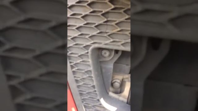 Замена противотуманки на Volvo fh4 смотреть онлайн