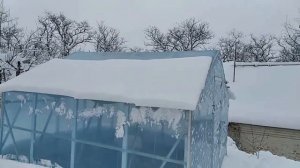 Теплица из профиля зимой. Нагрузка под снегом.
