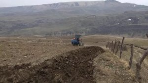 Трактор ЛТЗ-60АБ по целине с плугом  3×35.