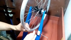 Как собрать велосипедное колесо, 2 часть.