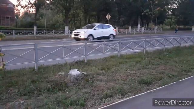 На вечернее прогулку около бассейнаКак осознать что дочь выросла Дети растут а мы 