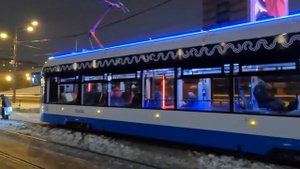 Праздничный новогодний трамвай Москвы.