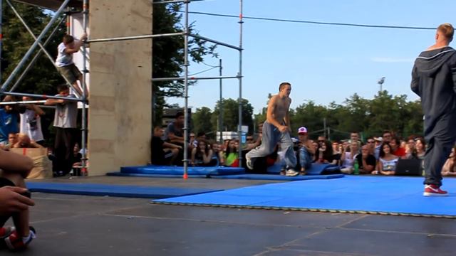 104.Weekend in Moscow смотреть онлайн