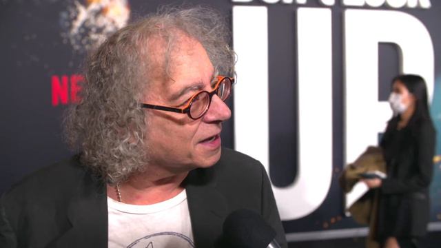 Don't Look Up: Ron Perlman, Himesh Patel, Tomer Sisley, Kevin Messick, Nicholas Britell, Hank Corwi смотреть онлайн