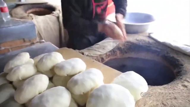 Какая большая? и вкусная сомса?Узбекский кухня #uzbekistan #сомса #стритфуд
