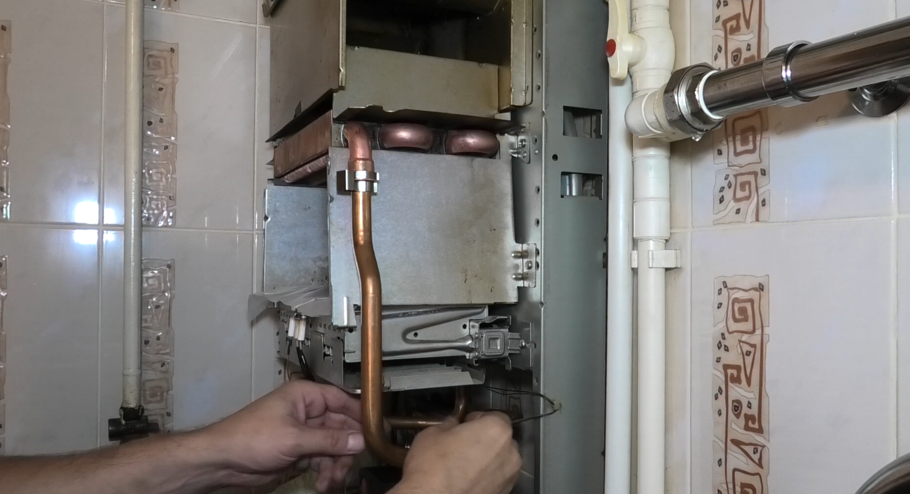 Газовый котёл Vaillant Как самому снять первичный теплообменник, почистить и прокачать расширительны