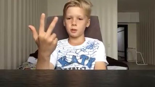 Как правильно показывать жесты пальцами. смотреть онлайн