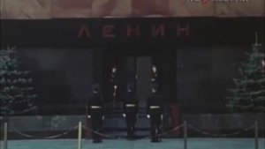 Cмена караула у Мавзолея  на Красной площади