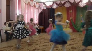 Танец: "Ягодки - чернички"